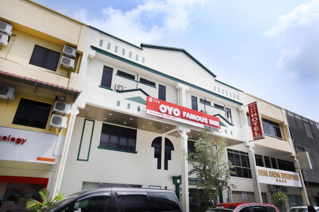 Oyo 764 Hotel Famous Inn Malakka Dış mekan fotoğraf