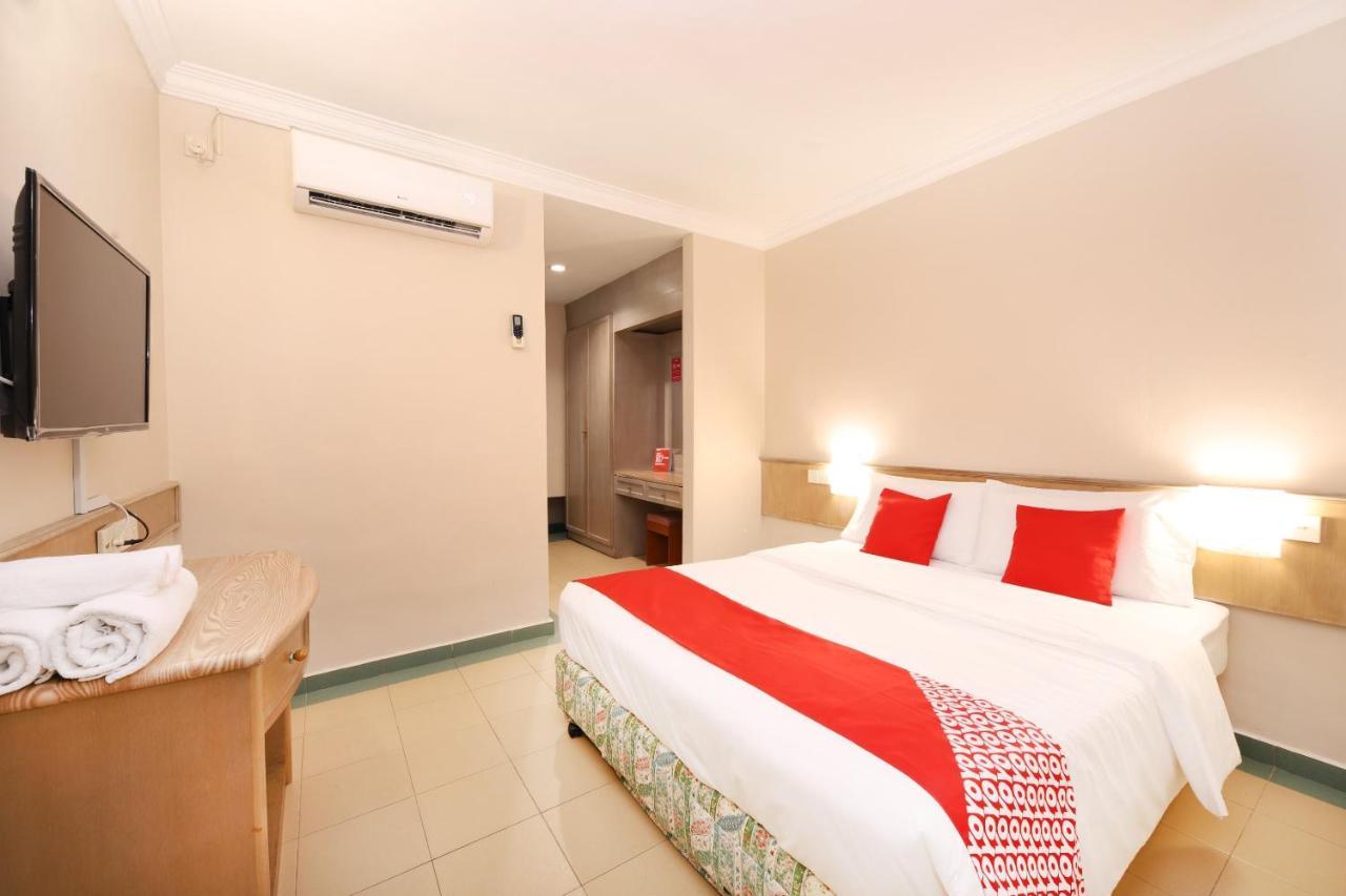 Oyo 764 Hotel Famous Inn Malakka Dış mekan fotoğraf