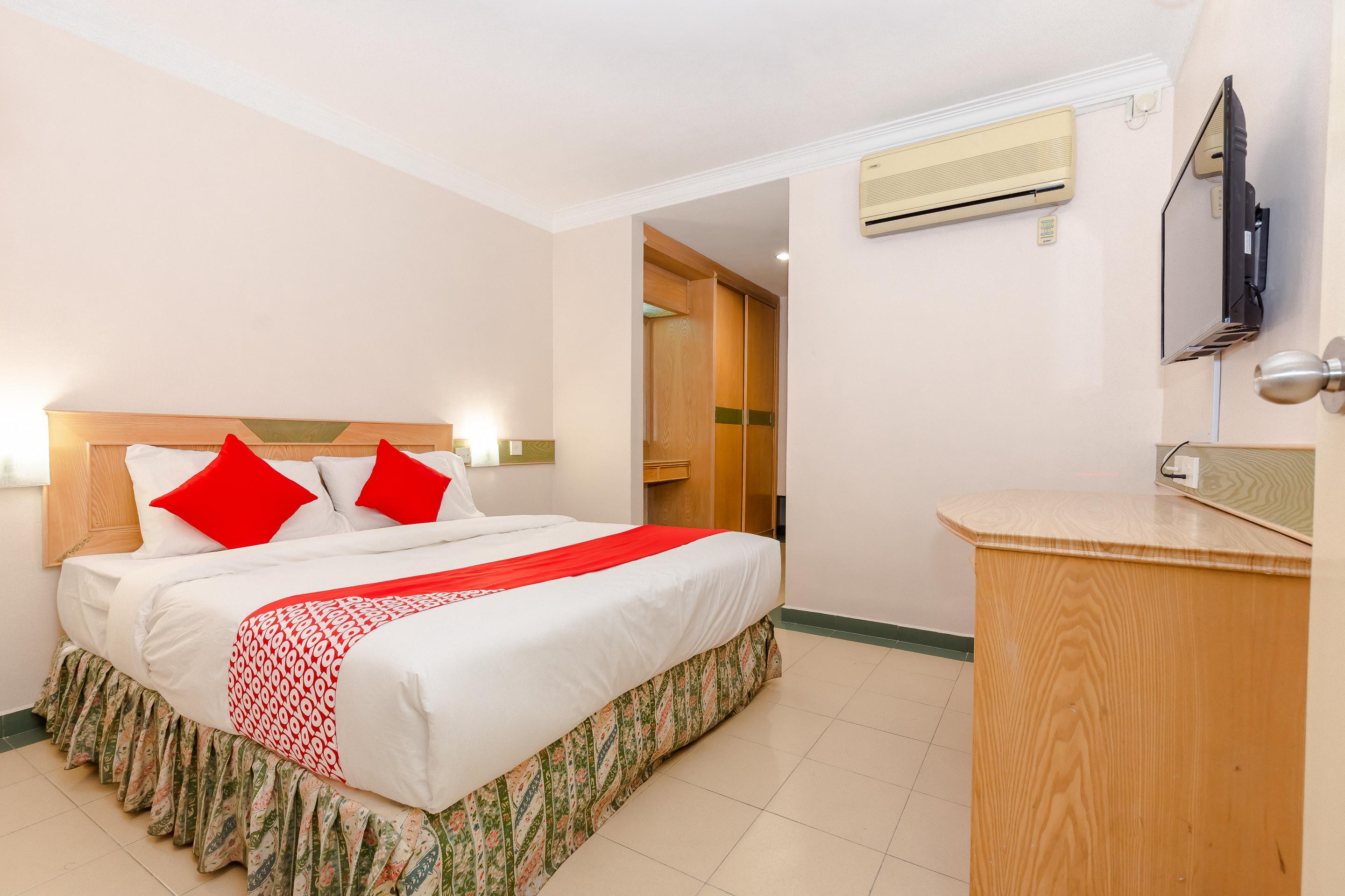 Oyo 764 Hotel Famous Inn Malakka Dış mekan fotoğraf