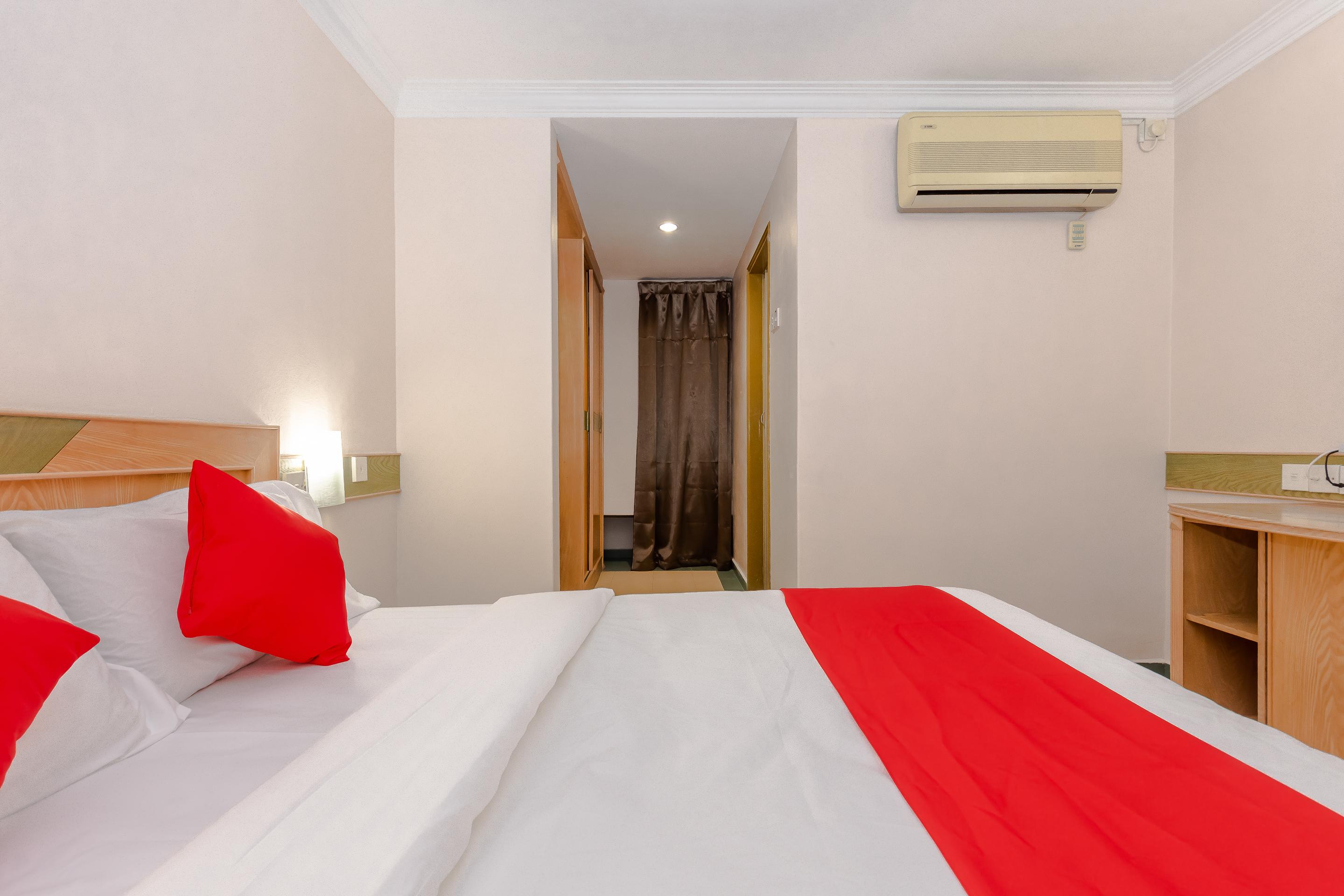 Oyo 764 Hotel Famous Inn Malakka Dış mekan fotoğraf