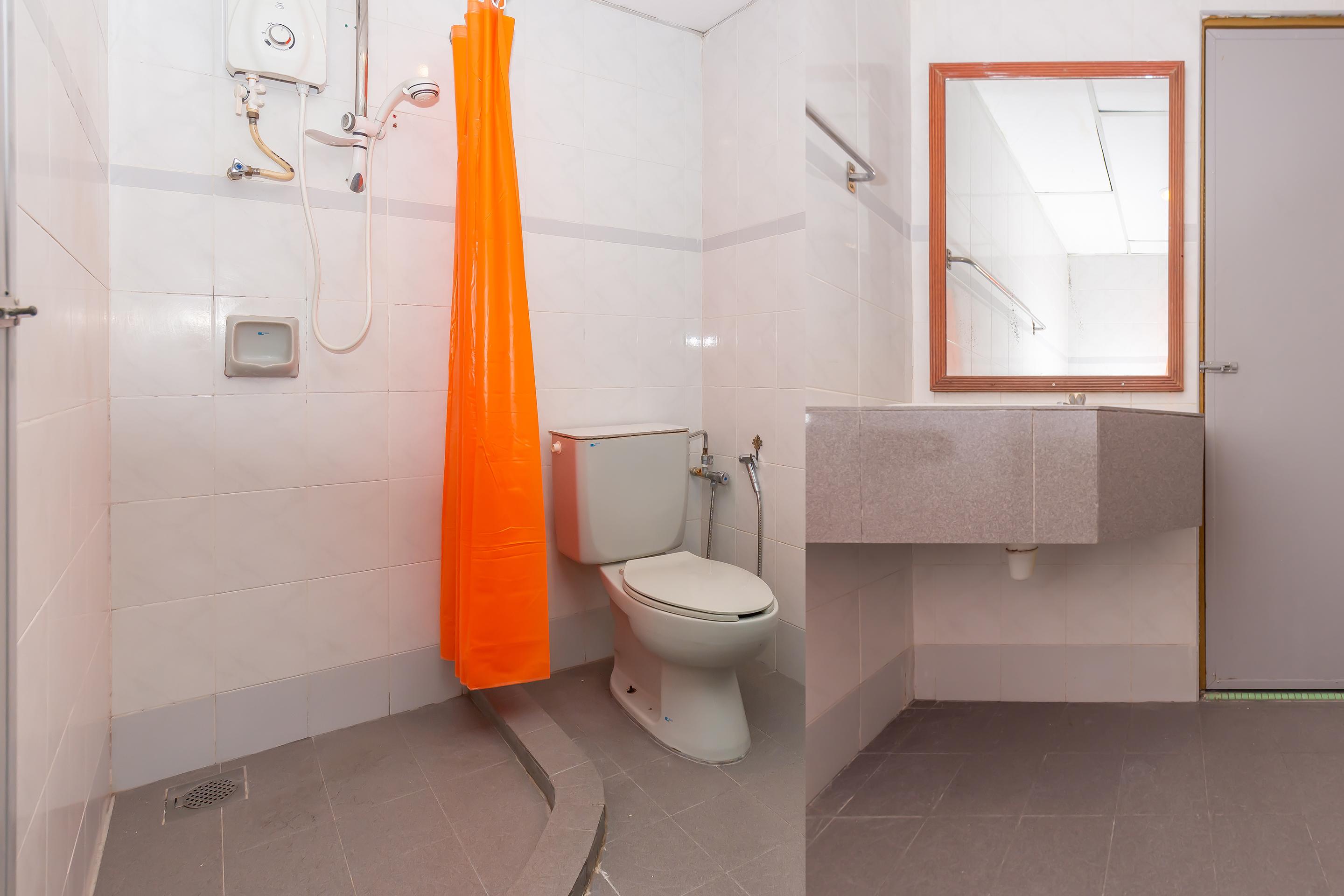 Oyo 764 Hotel Famous Inn Malakka Dış mekan fotoğraf