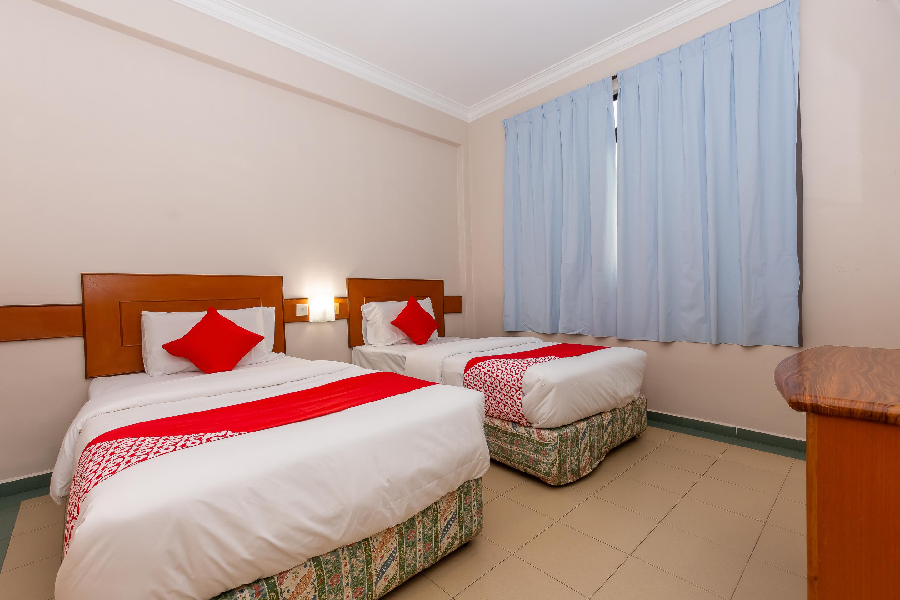 Oyo 764 Hotel Famous Inn Malakka Dış mekan fotoğraf