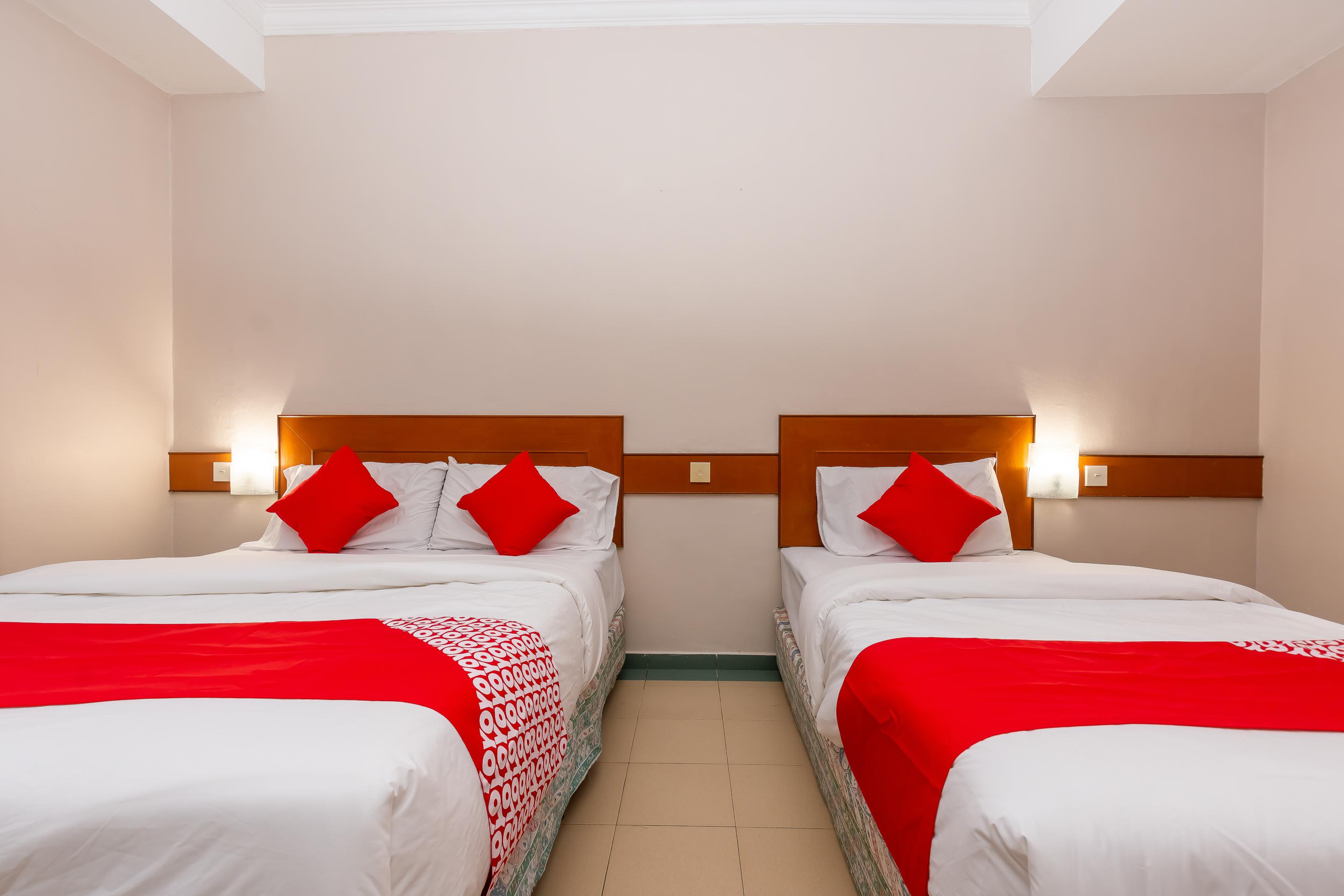 Oyo 764 Hotel Famous Inn Malakka Dış mekan fotoğraf