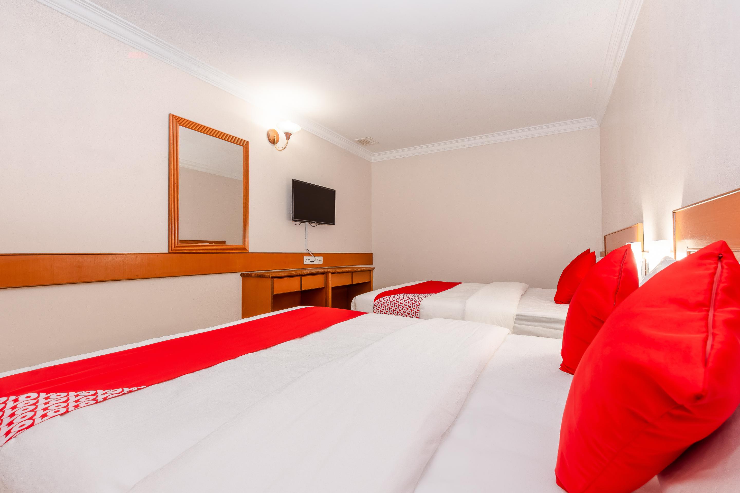 Oyo 764 Hotel Famous Inn Malakka Dış mekan fotoğraf