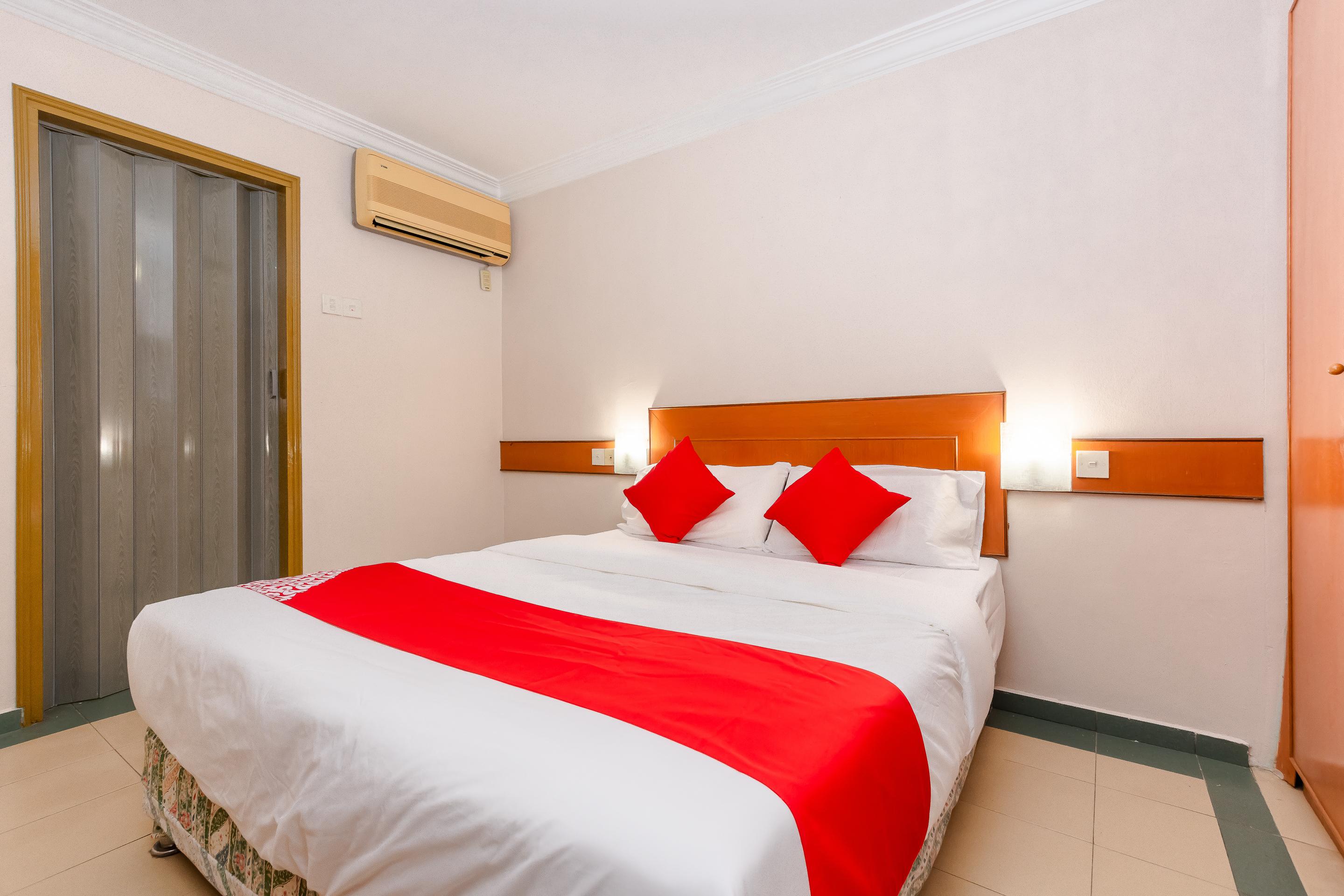 Oyo 764 Hotel Famous Inn Malakka Dış mekan fotoğraf