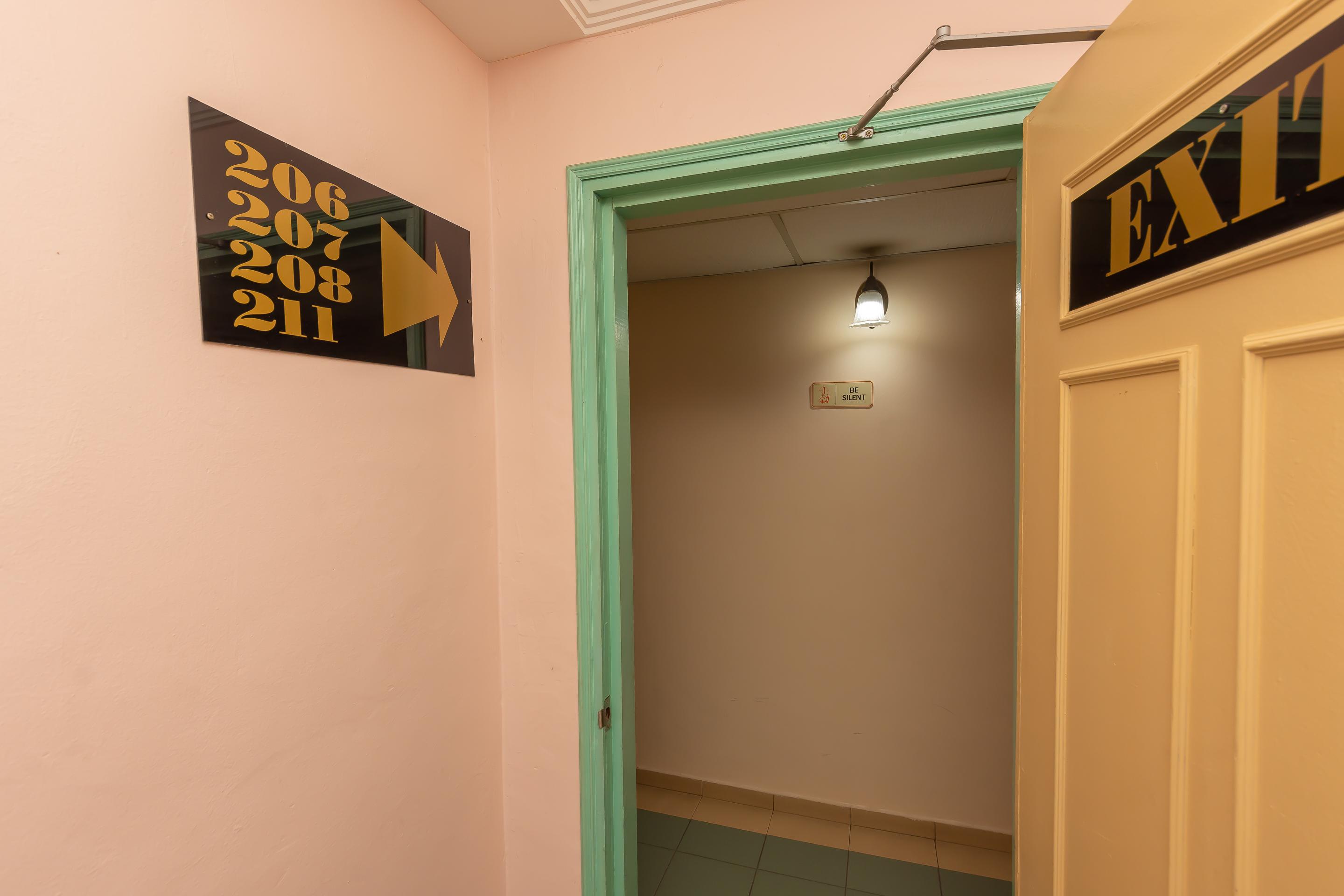 Oyo 764 Hotel Famous Inn Malakka Dış mekan fotoğraf