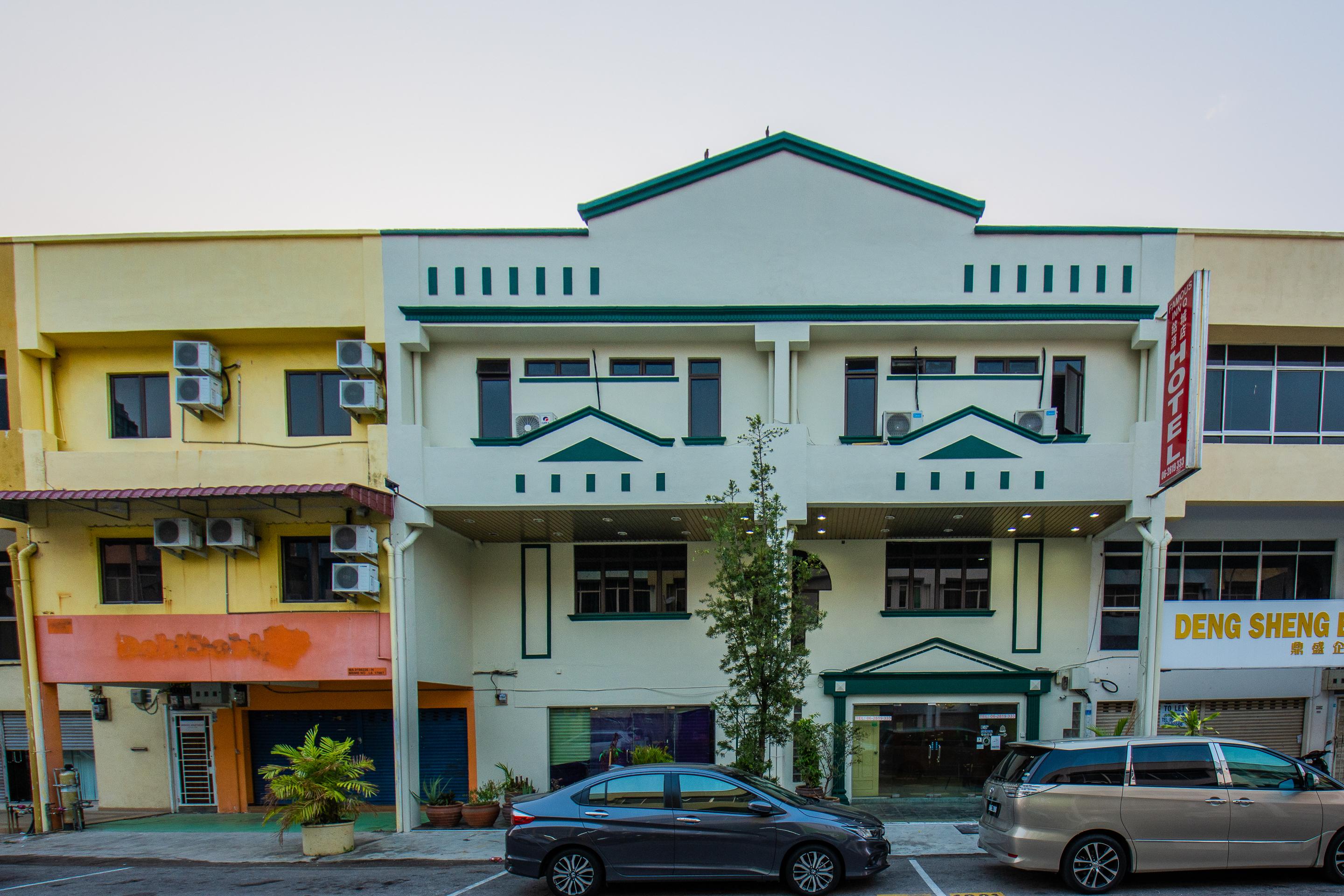 Oyo 764 Hotel Famous Inn Malakka Dış mekan fotoğraf